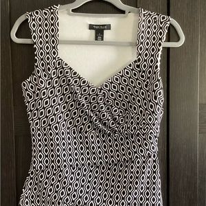 White House Black Market Top with sweetheart neckline